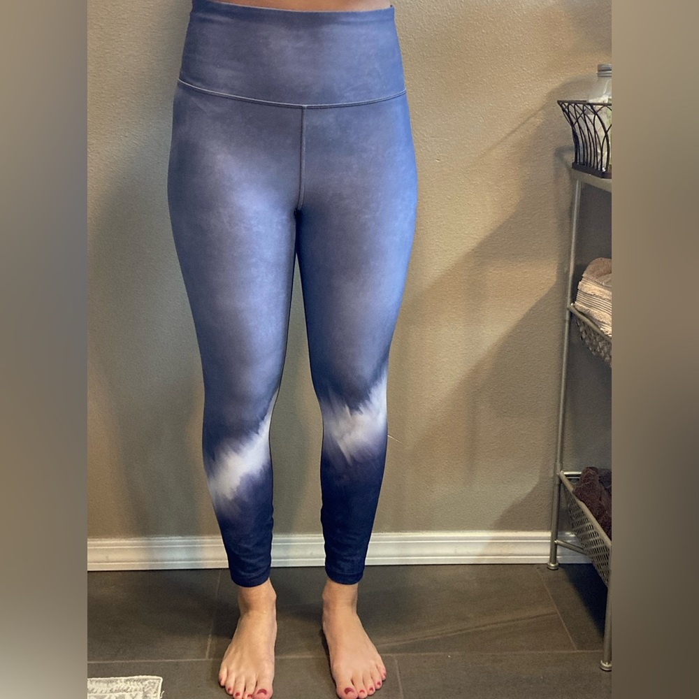 Athleta tye dye leggings
